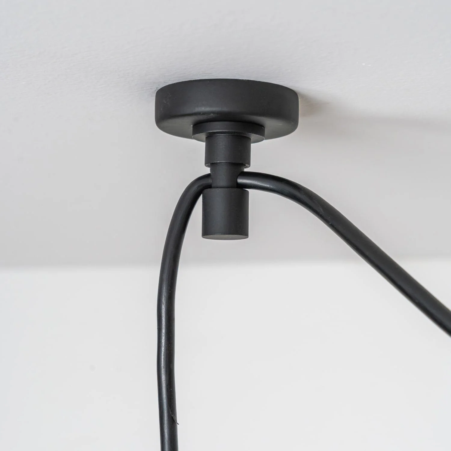 Redding 1 Light Medium 12 Inch Swag Plug-In Pendant 10 Redding 1 Light Medium 12 Inch Swag Plug-In Pendant
